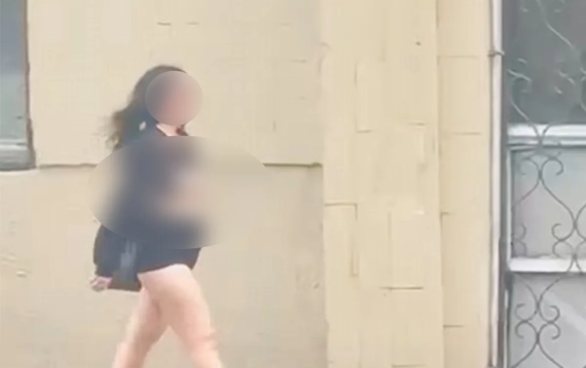 Bakıda yarıçılpaq gəzən qadın xəstəxanaya yerləşdirildi