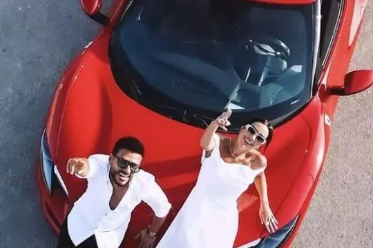 Enginlə Dilan maşınlarını 38 milyona satır