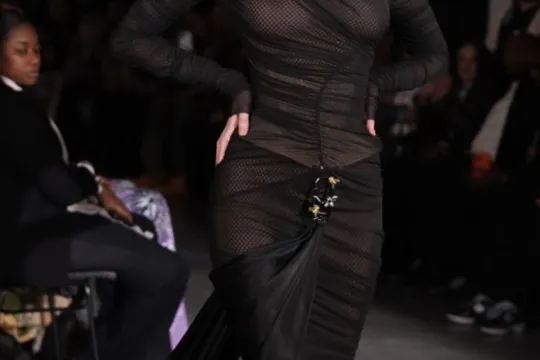 Didemin transparan geyimi gündəm oldu