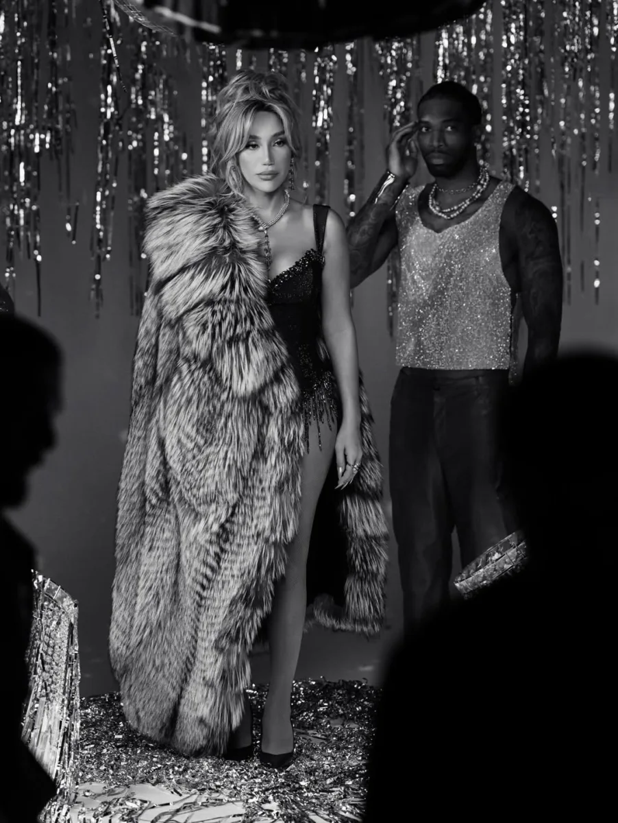 Röya Ayxandan kürklü fotolar