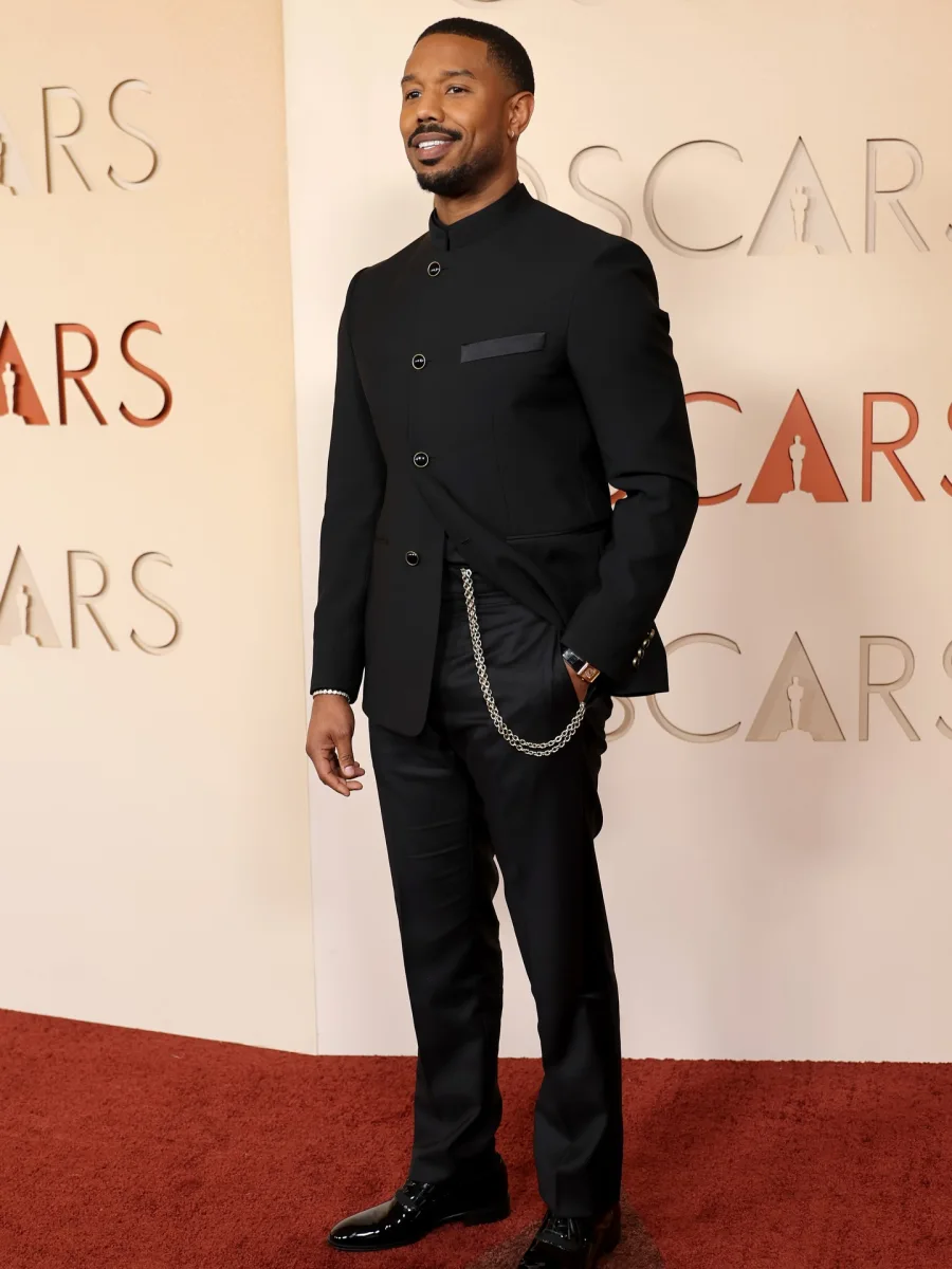 Oskarlıq qırmızı xalı geyimləri...