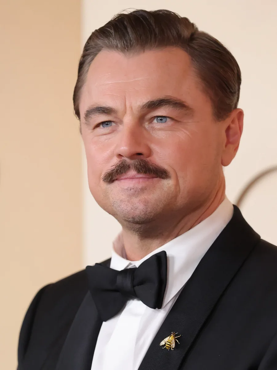 Oskarlıq qırmızı xalı geyimləri...