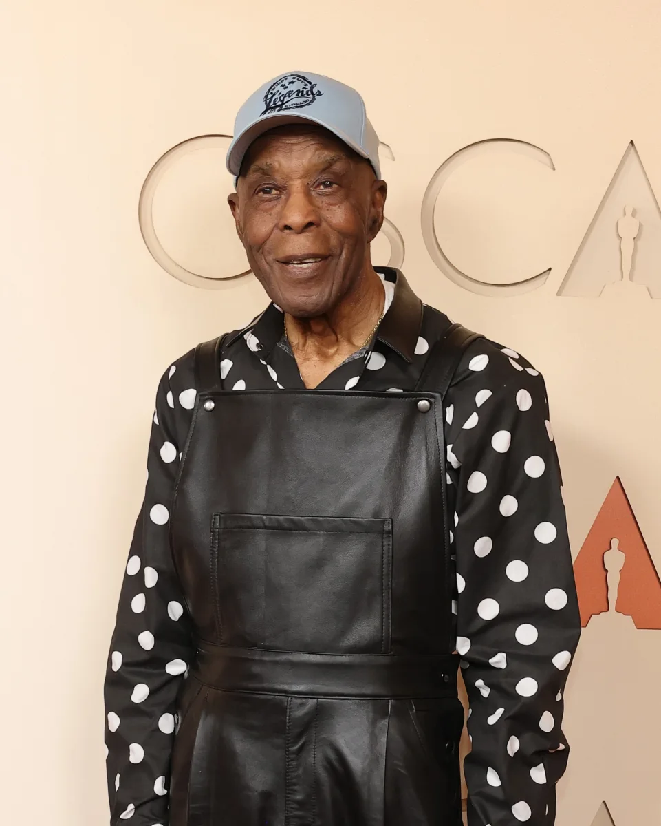 Oskarlıq qırmızı xalı geyimləri...