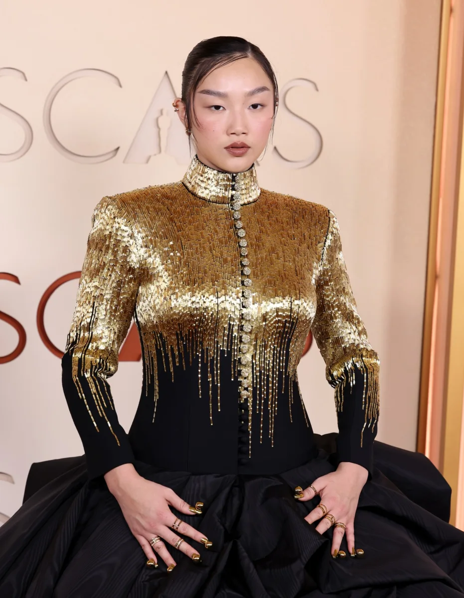 Oskarlıq qırmızı xalı geyimləri...