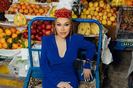 Rəqsanə bazarda fotosessiya etdirdi