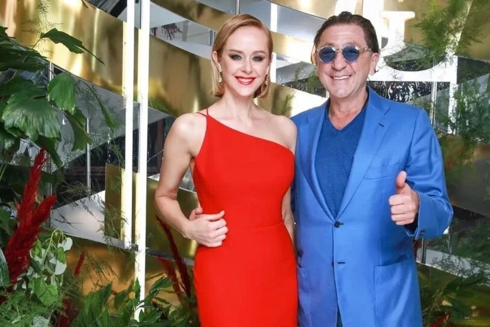 19 yaşlı sevgilisindən ayrılıb eks-arvadı ilə barışdı