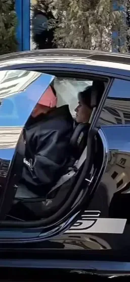 Navai ayrıldığı sevgilisi ilə görüntüləndi