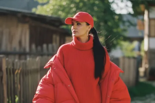 Natavandan qırmızı “look”