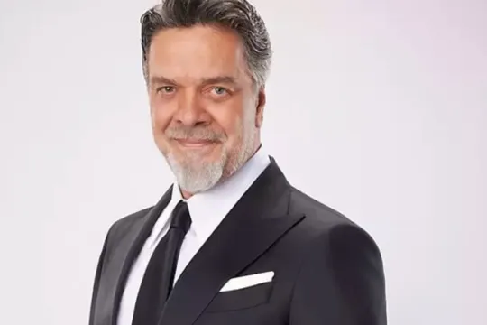 “Azərbaycanlı qızla sevgilidir, evdən belə çıxarmır”