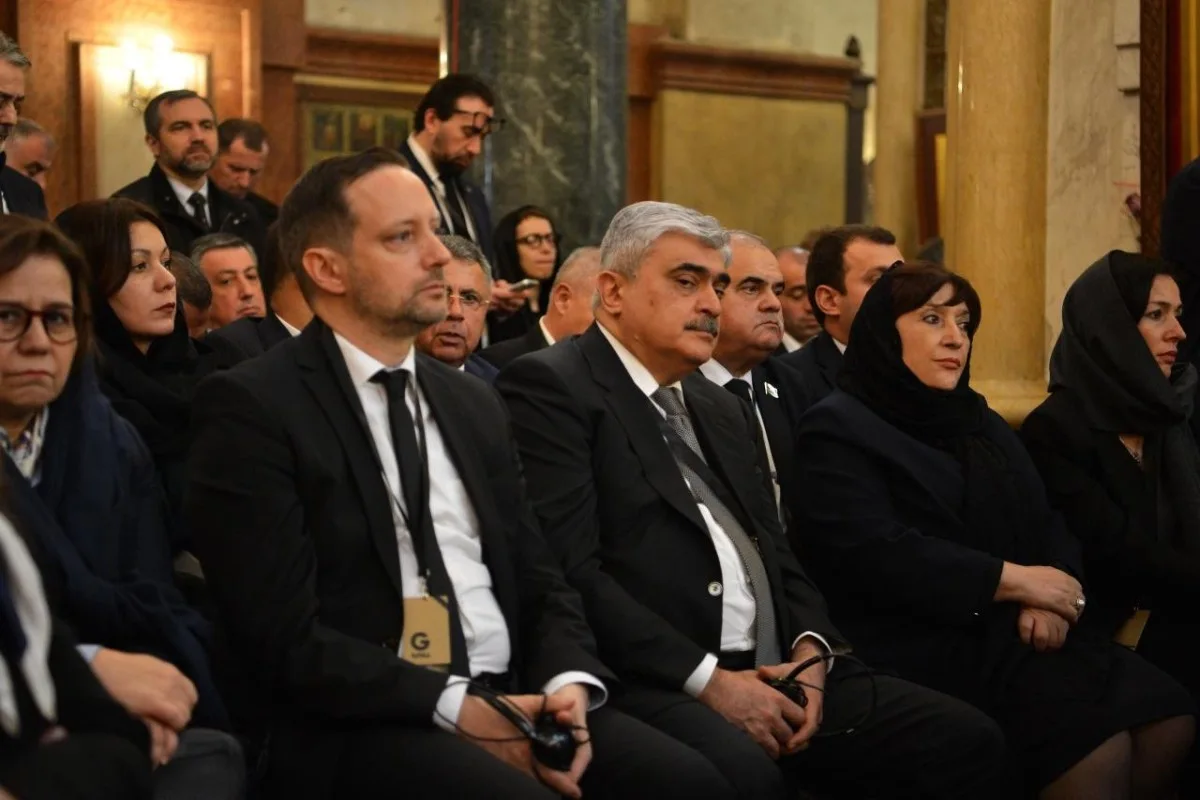 II İlya dəfn olunub, mərasimdə Sahibə Qafarova da iştirak edib