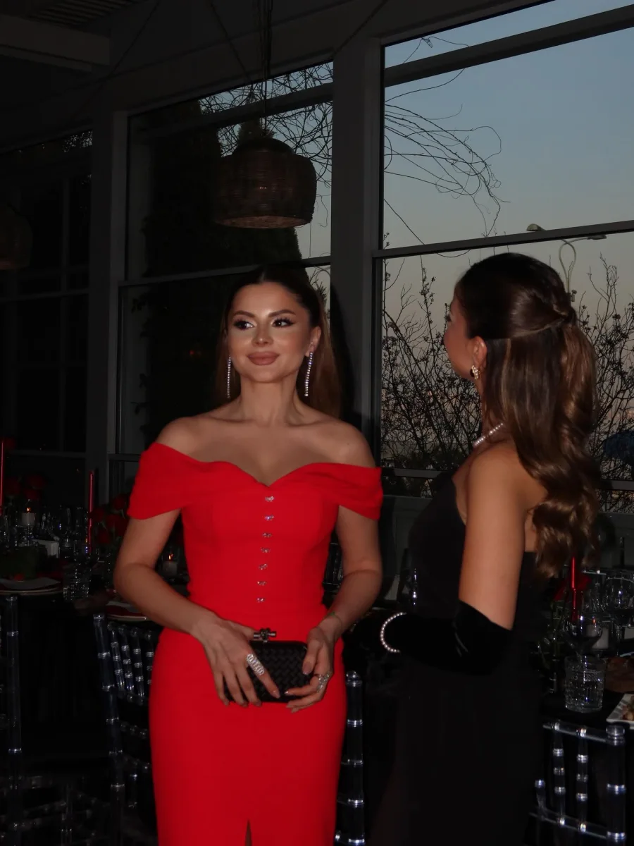 Aynişanın ad günündən yeni görüntülər