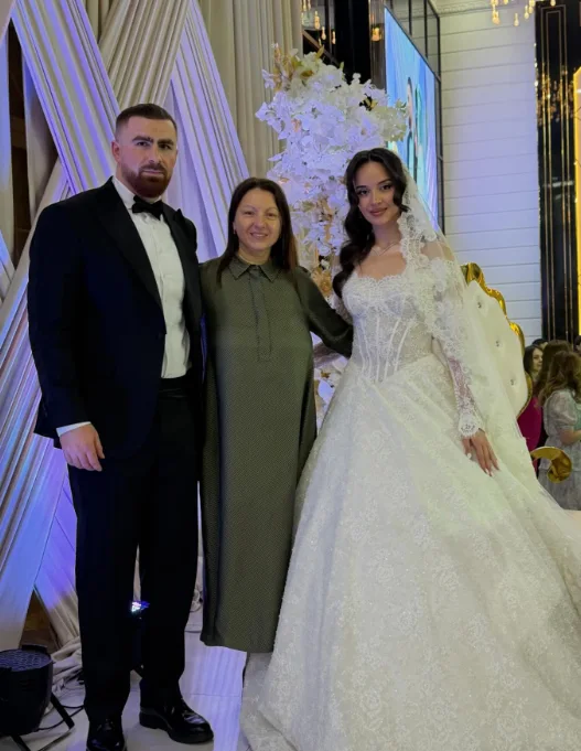 Boks millimizin üzvü evləndi