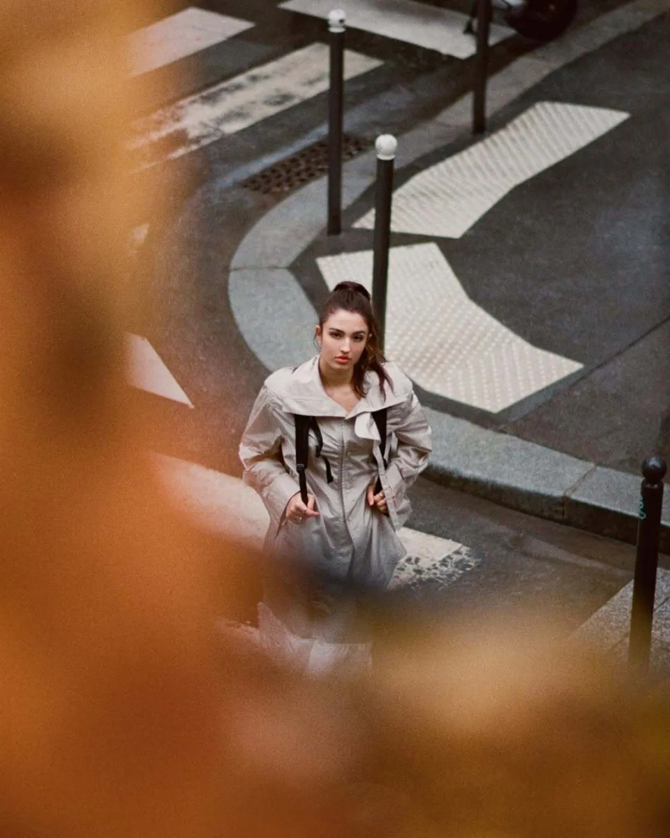 Monika Belluçi kiçik qızı ilə…