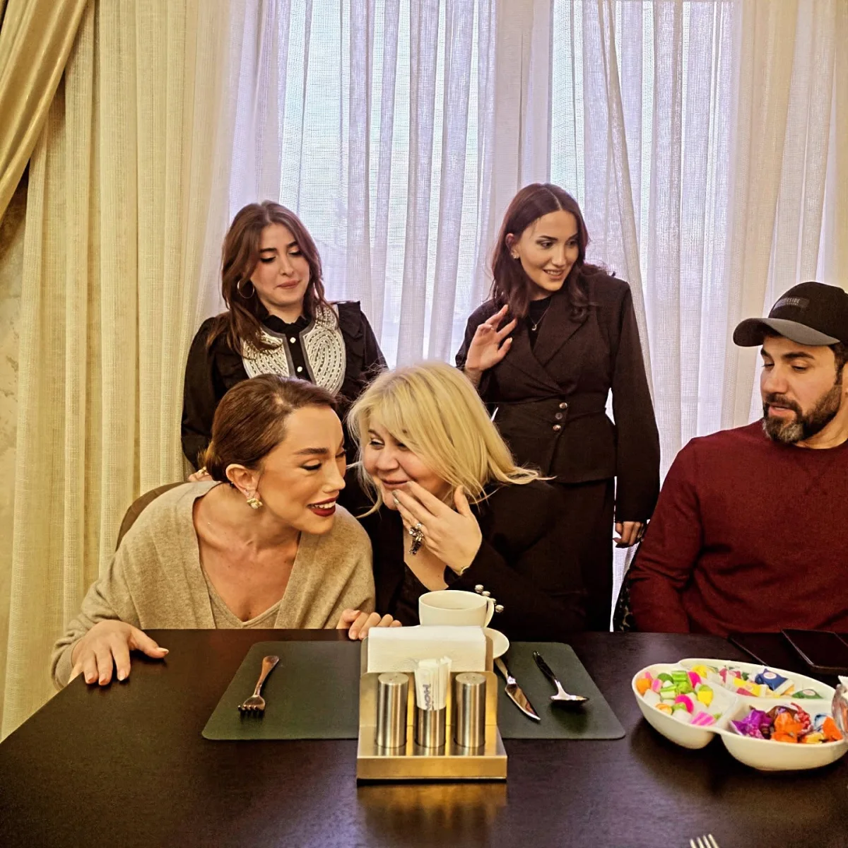 Aygün Səmədzadənin keyfi kökdür