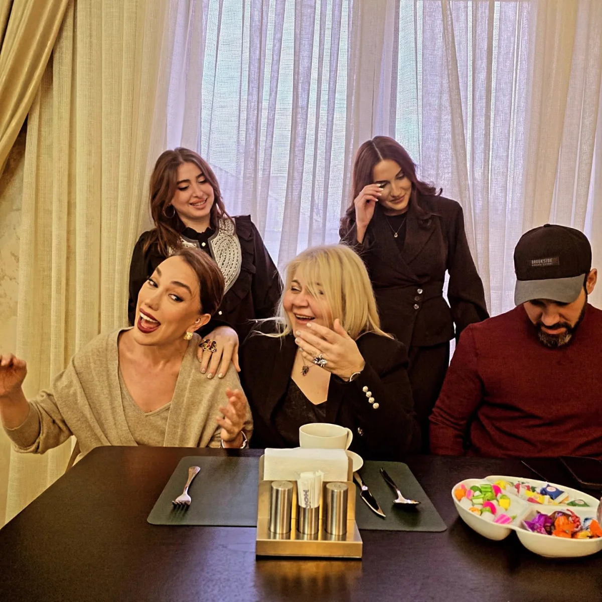 Aygün Səmədzadənin keyfi kökdür