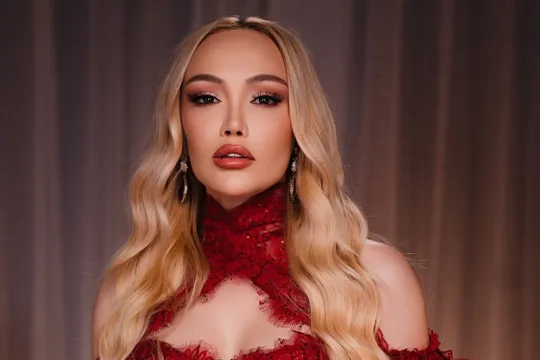 “Göstəriş üçün yaşamaqdan imtina edin”