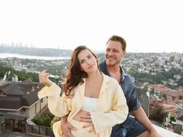 “Yeraltı”nın aktyorunun ikinci övladı olacaq