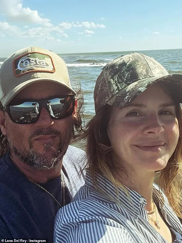 Lana Del Reydən ərinə təbrik