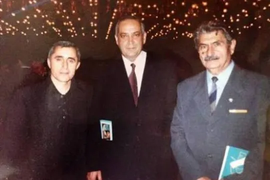 “Sənin yoxluğun dostların üçün sözlə ifadə olunmayan bir boşluqdur”