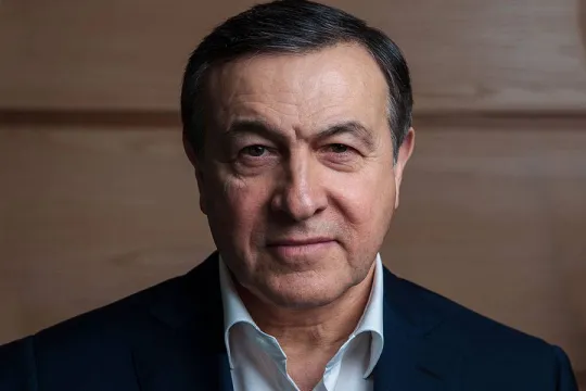 Araz Ağalarovun yeni xanımı ilə görüntüsü yayıldı - Foto