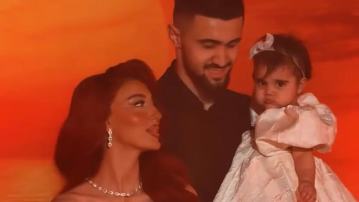 Toral qızına ad günü edir