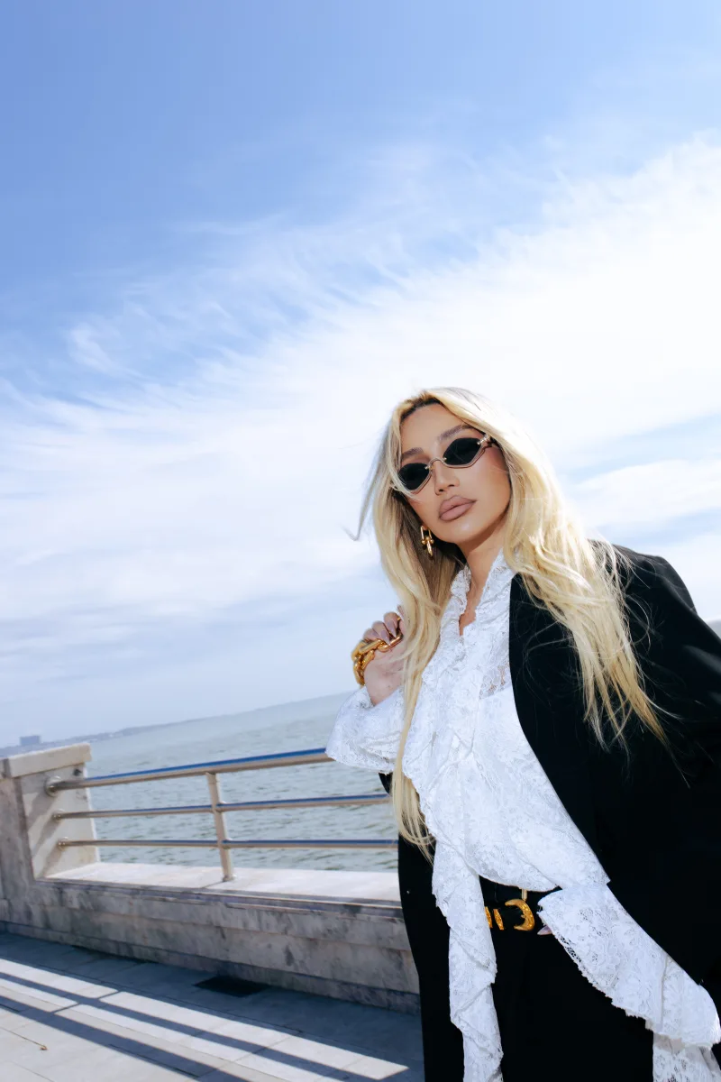 Röya Ayxandan yeni sürpriz!