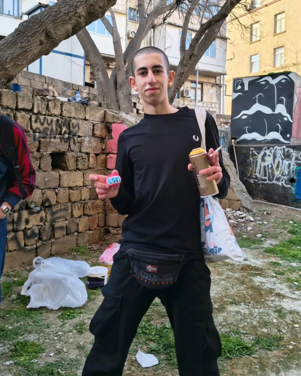 Nizami Kino Mərkəzinin divarlarına qraffiti çəkən şəxslərin kimliyi məlum olub