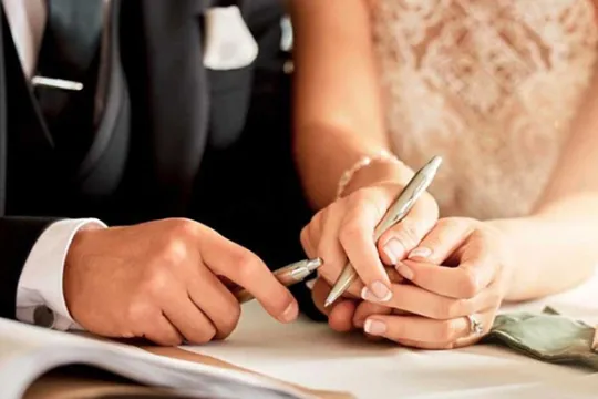 Azərbaycanda 200-dən çox kişi arvadının soyadını götürüb - Son 3 ildə