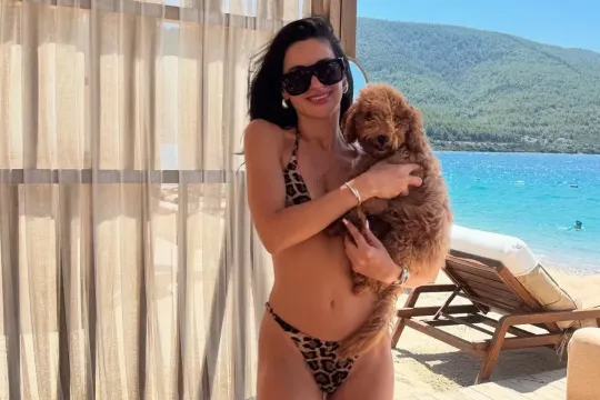 Nəsrin itinə ad günü keçirdi