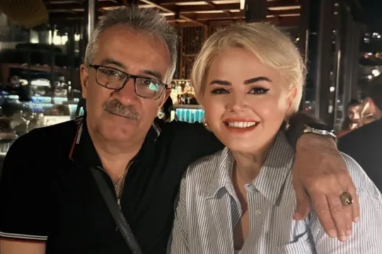 Boşandığı həyat yoldaşını təbrik etdi