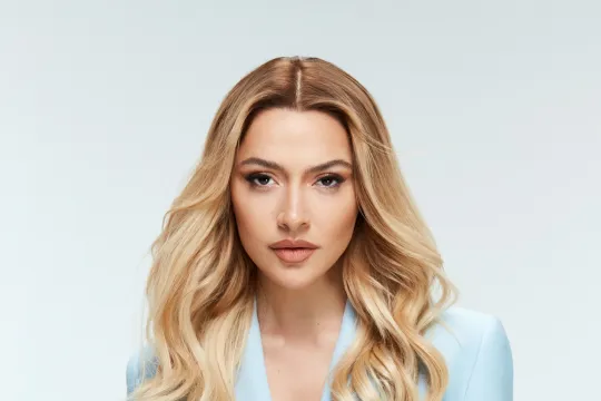 Hadise Bakıda konsert verdi