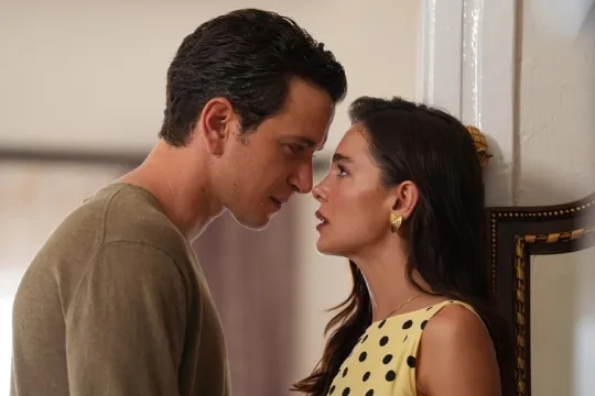 Xanımına tərəf müqabili ilə xəyanət etdiyi iddia olundu