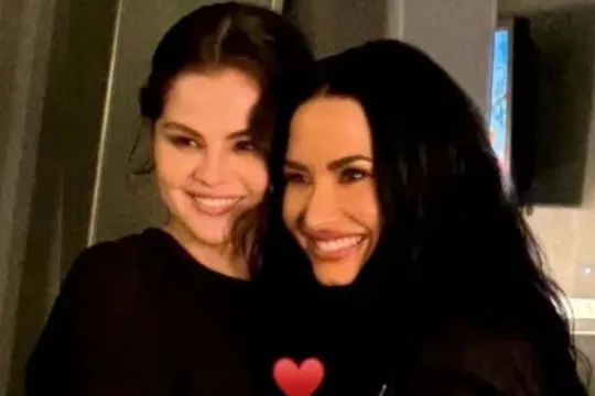 İllər sonra rəfiqə dəstəyi