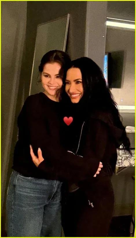 İllər sonra rəfiqə dəstəyi