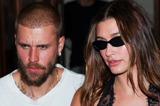 Ərinin məclisinə qızları buraxmadı!