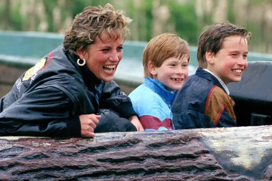 “Saray həyatı şahzadə Diananı “öldürdü!””