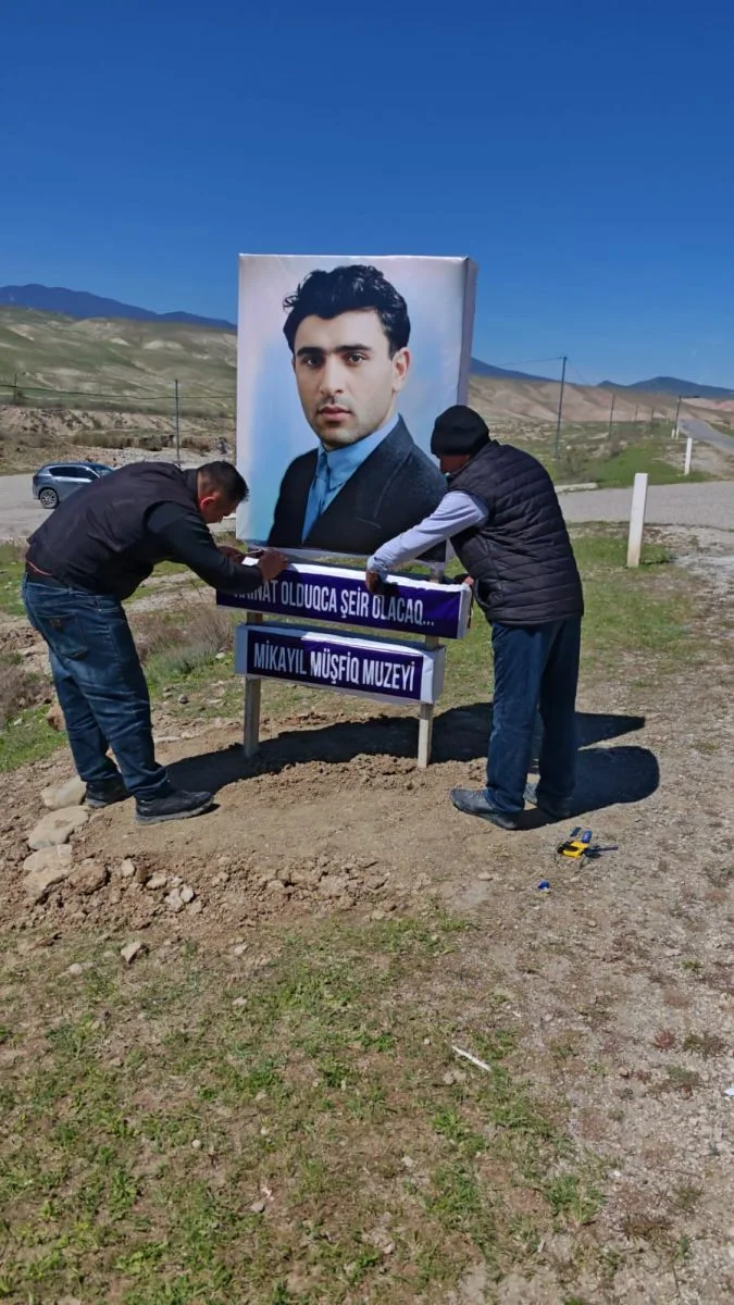 Şairin xatirə lövhəsi əvvəlki yerinə qaytarıldı - Fotolar