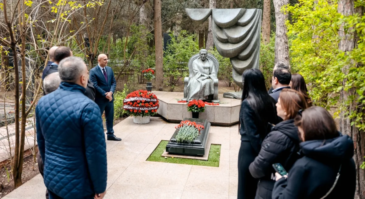 Nəsibə Zeynalovanın məzarı ziyarət olunub