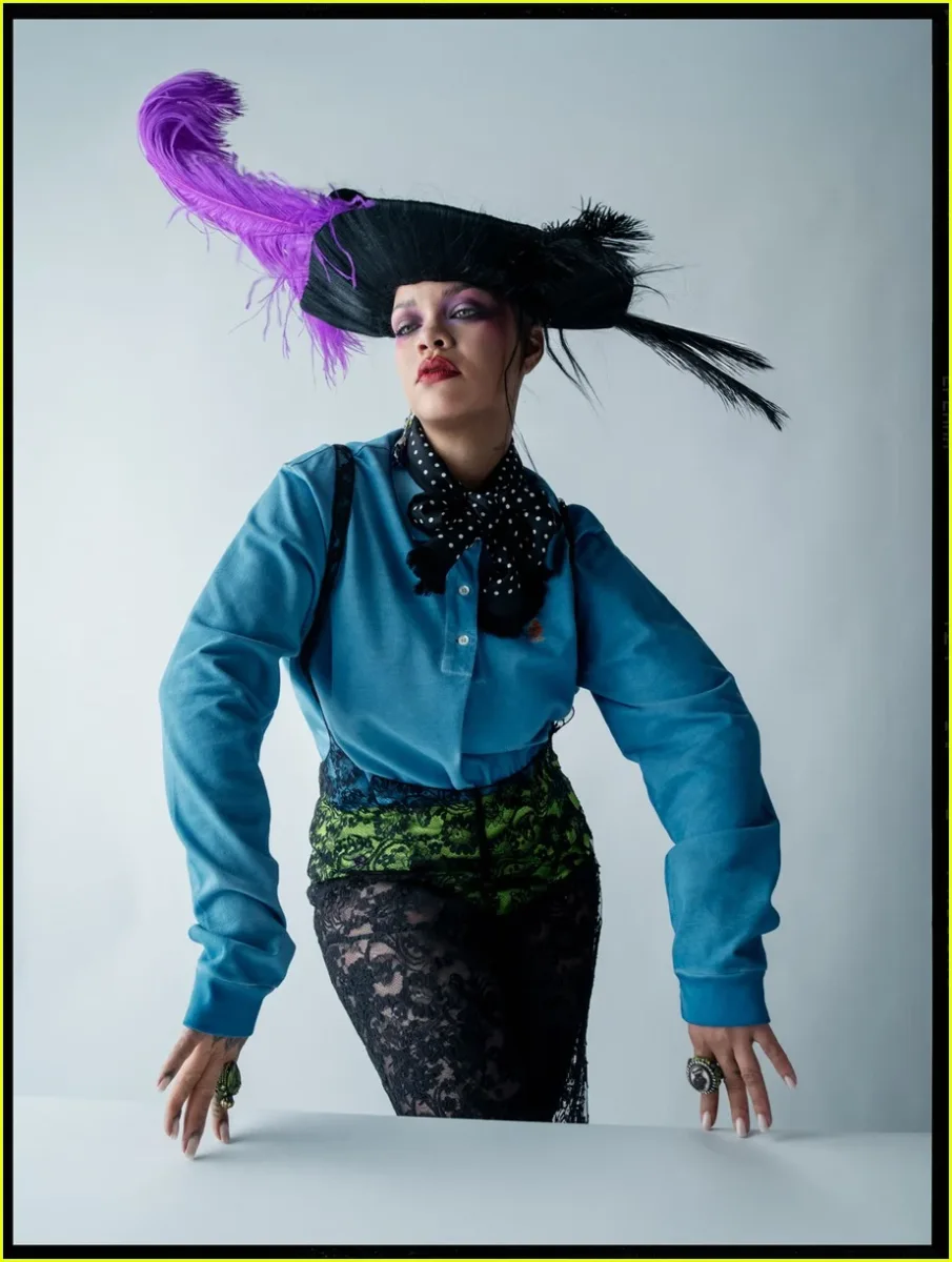 Rihanna ilk dəfə qızını göstərdi!