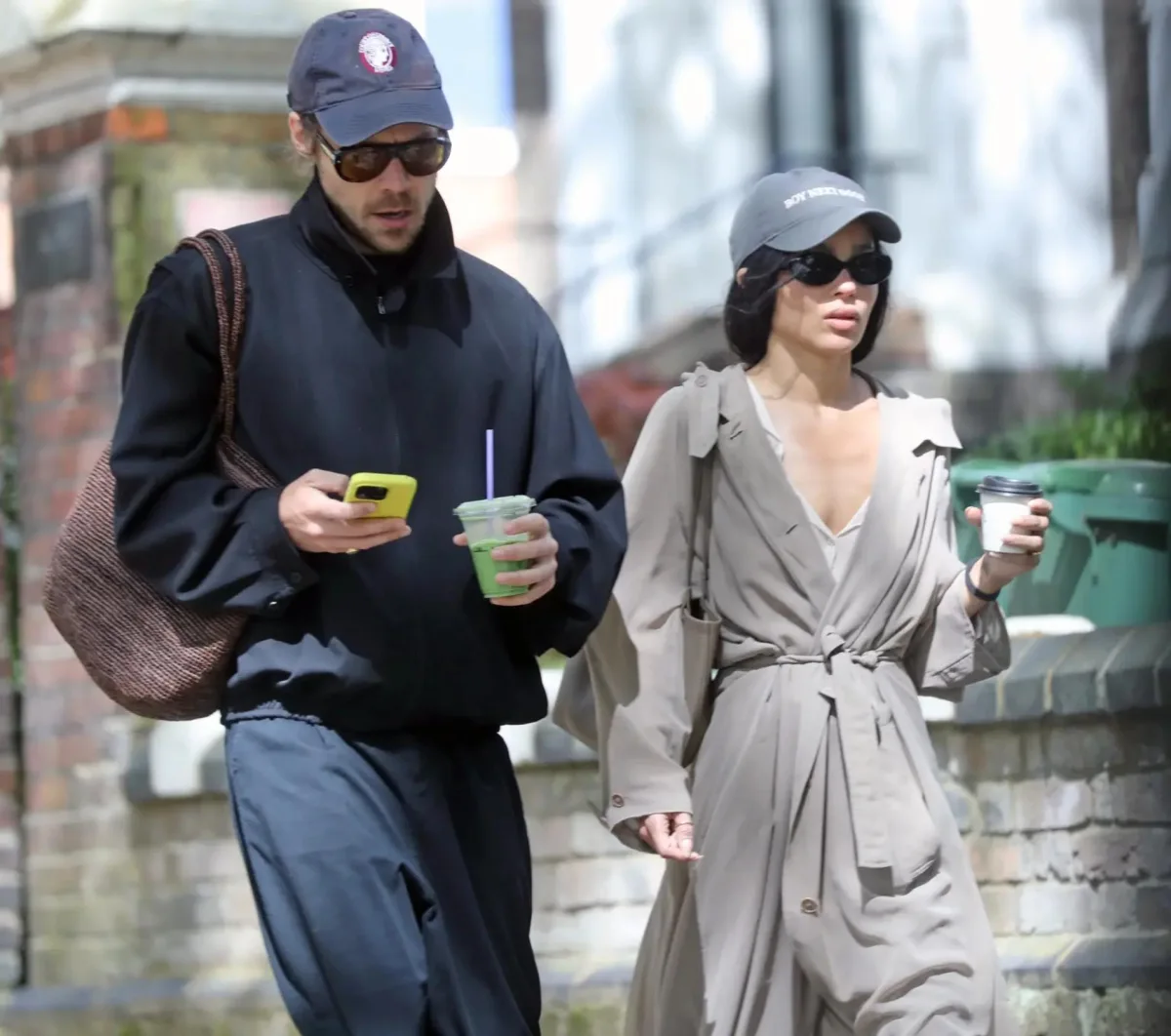 Herri Stayles nişanlanıb?