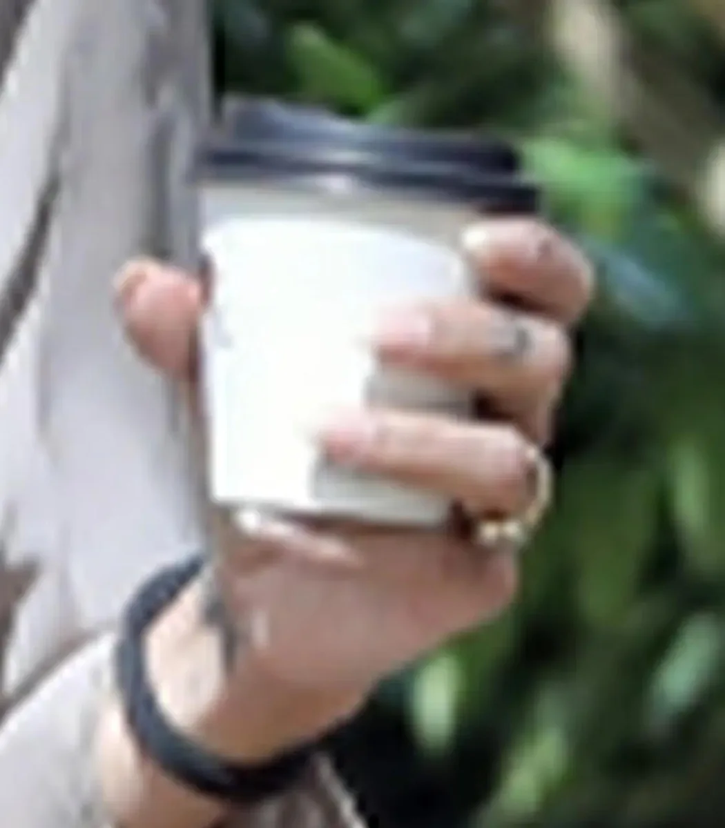 Herri Stayles nişanlanıb?