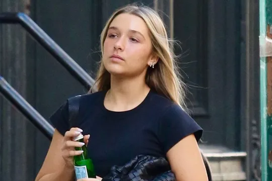 Bekhemlərin 14 yaşlı qızının küçə tərzi - Foto