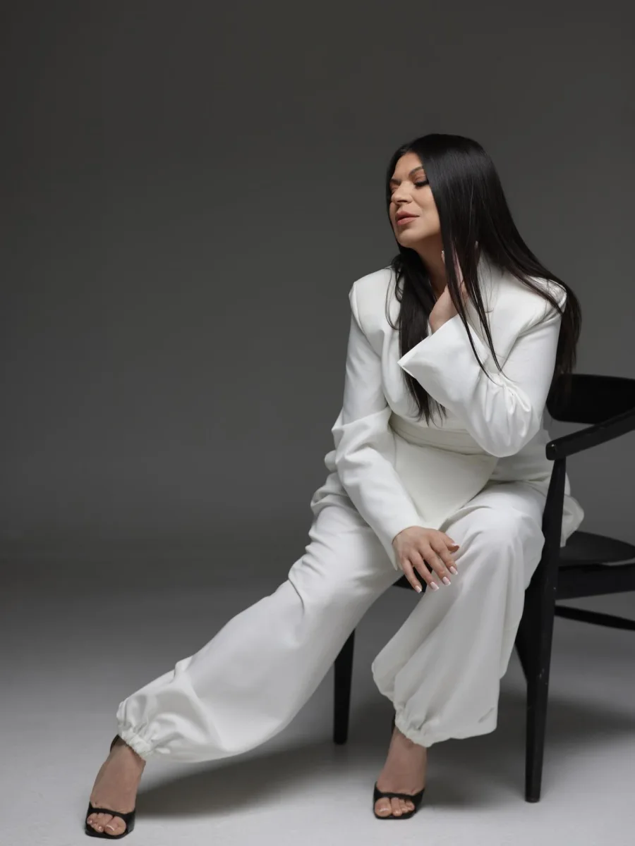 Zümrüdün  “Sonun başlanğıcı”  fotoları