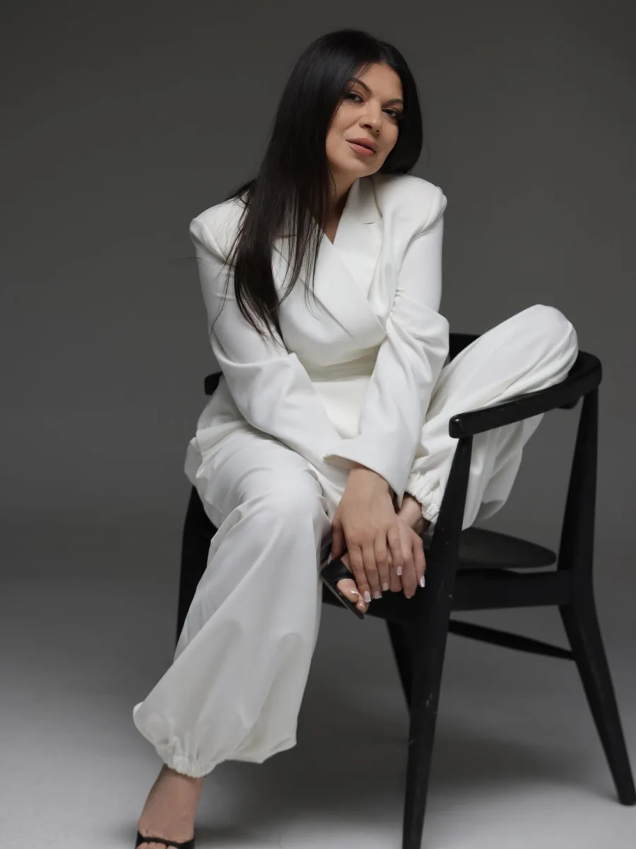 Zümrüdün  “Sonun başlanğıcı”  fotoları