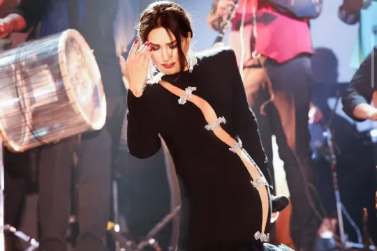 71 yaşında göz qamaşdırdı!