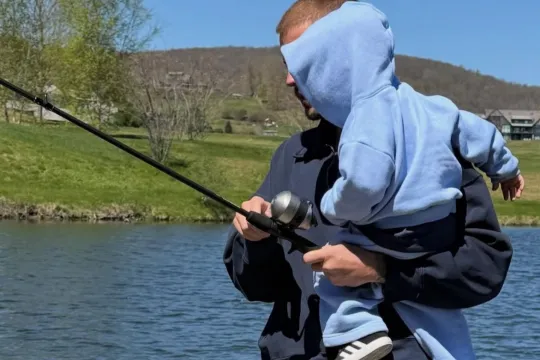 Castin Biber oğlu ilə