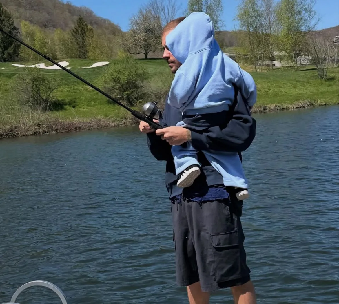 Castin Biber oğlu ilə