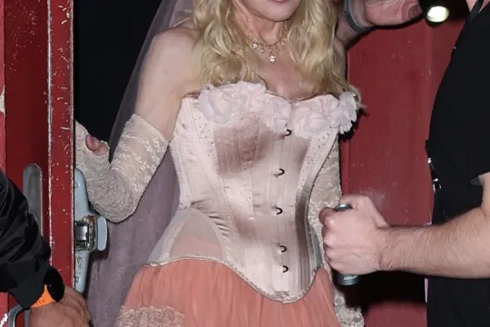 67 yaşlı Madonna…