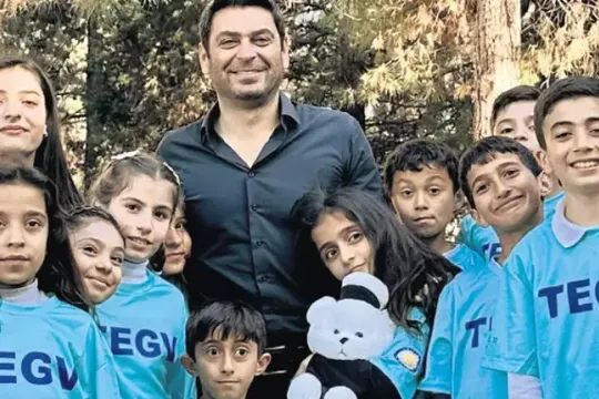 “Uzak Şehir”in aktyorları uşaqlarla görüşdü