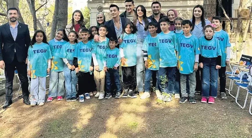 “Uzak Şehir”in aktyorları uşaqlarla görüşdü